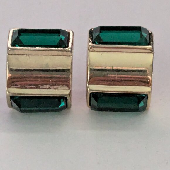 Vintage Gold Tone Green Faux Emerald Baguette Stone Pierced Stud Earrings - Picture 2 of 5